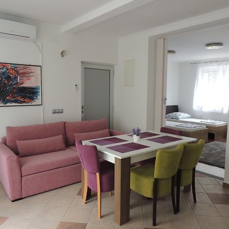 Roses Apartment บีฮัช ภายนอก รูปภาพ